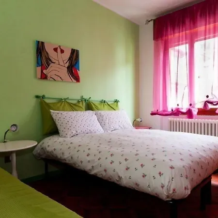 Rainbow House מלון Esino Lario