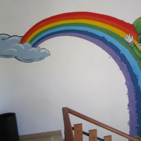 Rainbow House فندق 2*