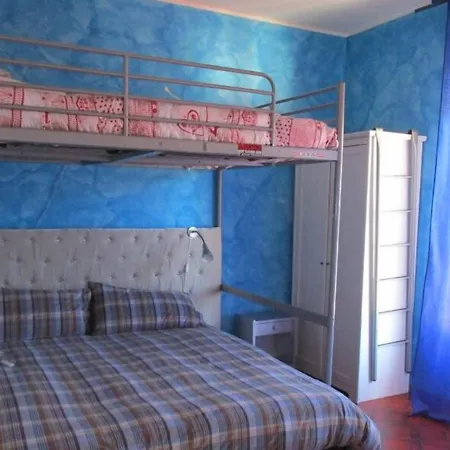 Rainbow House מלון Esino Lario